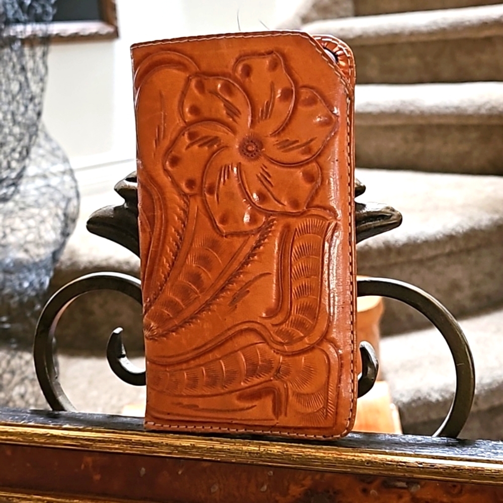 Vintage eyeglass carrying case